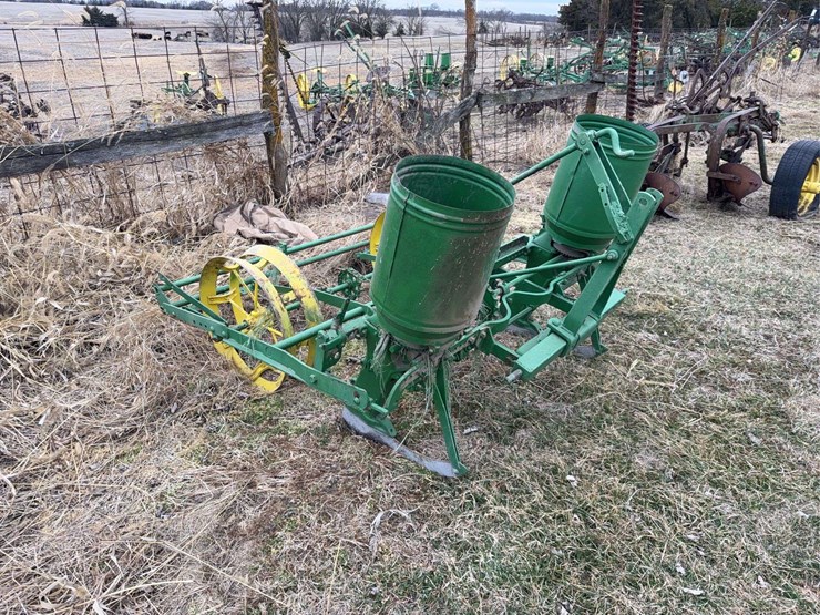 john-deere-two-row-planter-image-7