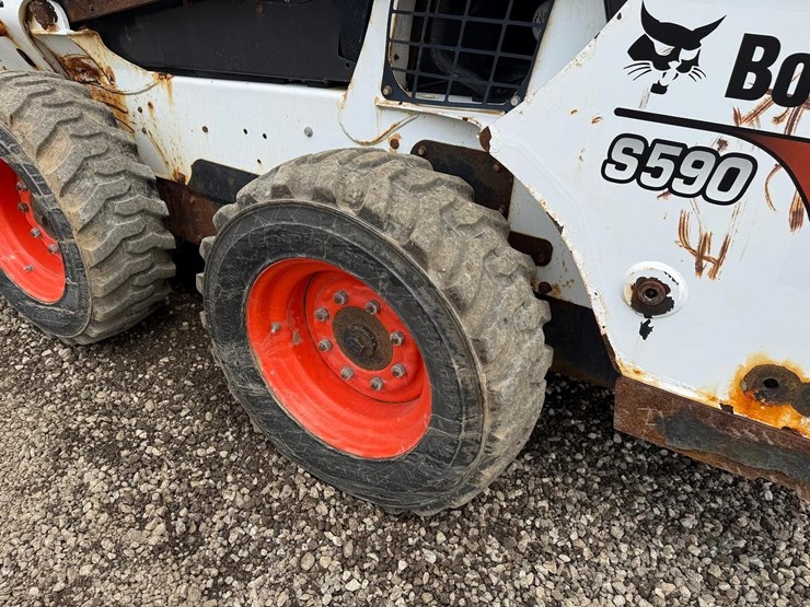 2020-bobcat-s590-image-15