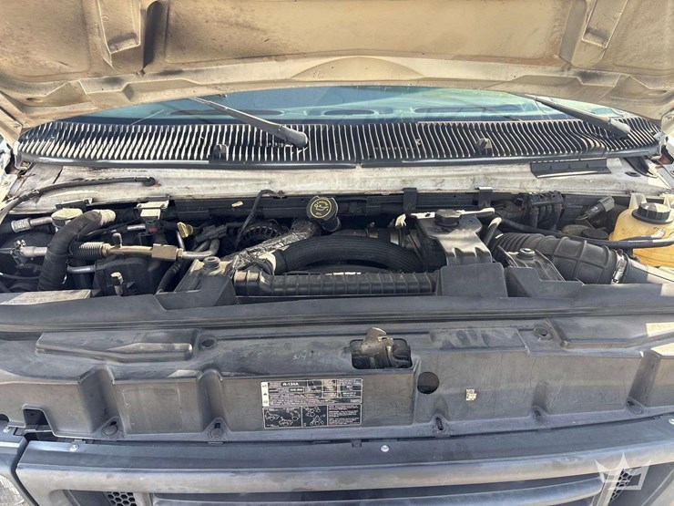 2004-ford-cargo-image-7
