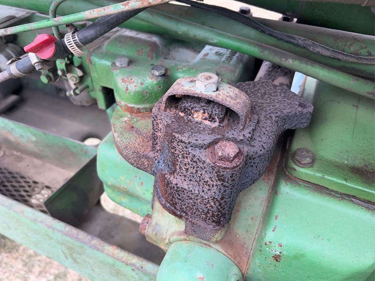 john-deere-520-image-54