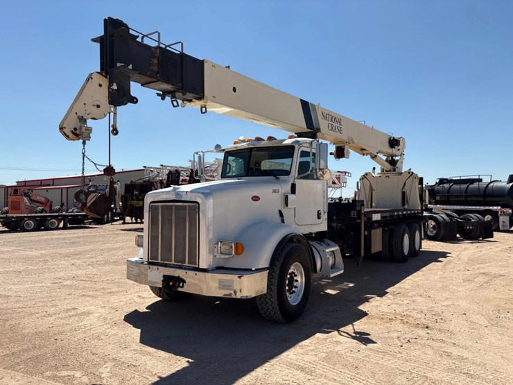 2010-peterbilt-367-image-3