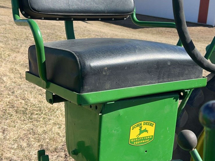 john-deere-model-b-image-31