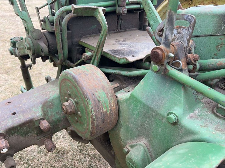 john-deere-520-image-30