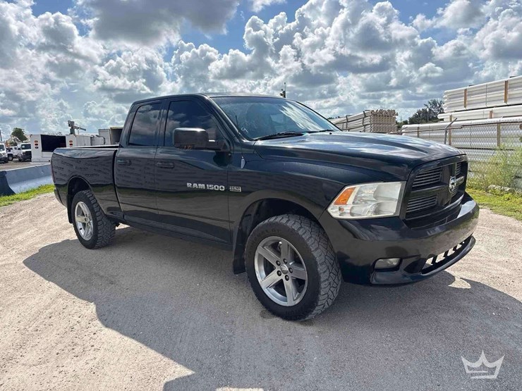 2011-dodge-ram-1500-image-2