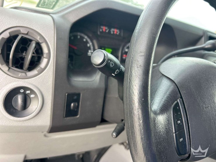 2012-ford-e450-image-19