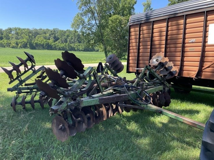 john-deere-110-image-1