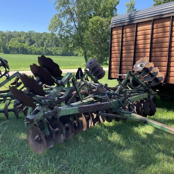 JOHN DEERE 110