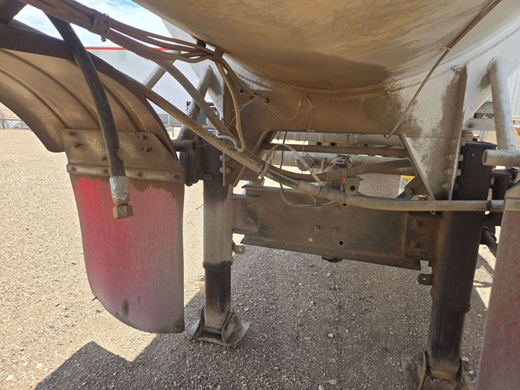 2000-tlmm-tanker-trailer-image-10