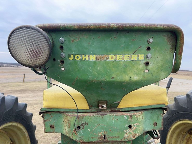 john-deere-520-image-42