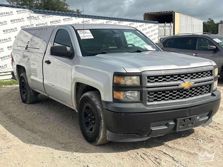 2015-chevrolet-silverado-1500-image-2