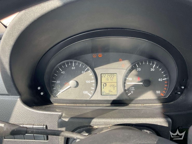 2013-mercedes-benz-sprinter-2500-image-11