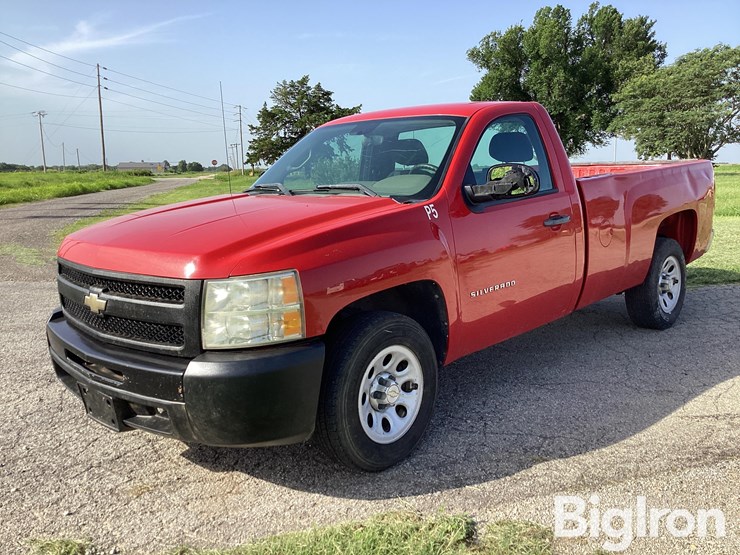 2010-chevrolet-silverado-1500hd-image-1