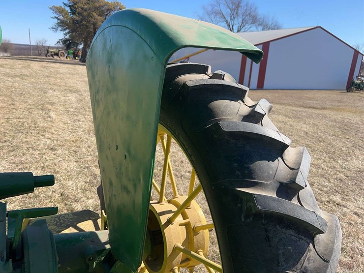 john-deere-model-b-image-48