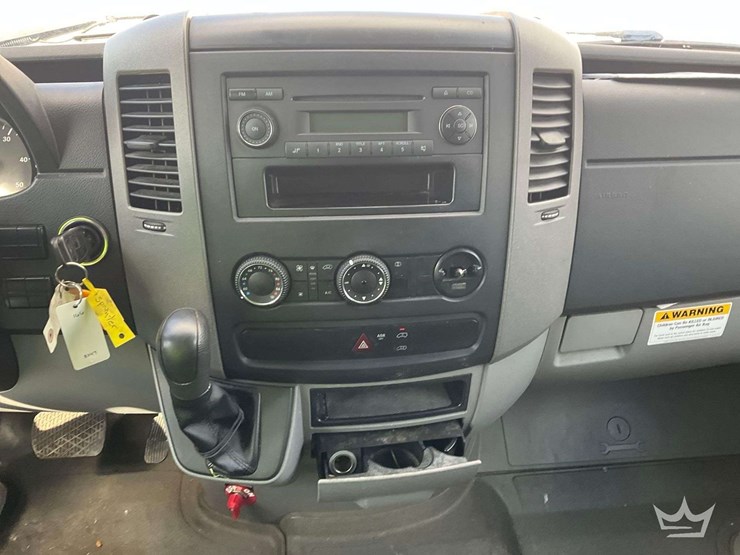 2013-mercedes-benz-sprinter-2500-image-13