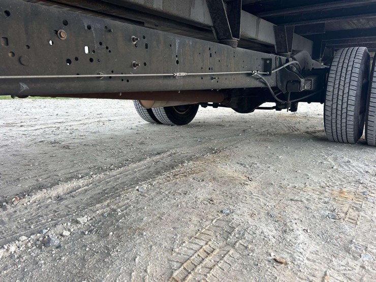2012-ford-e450-image-24
