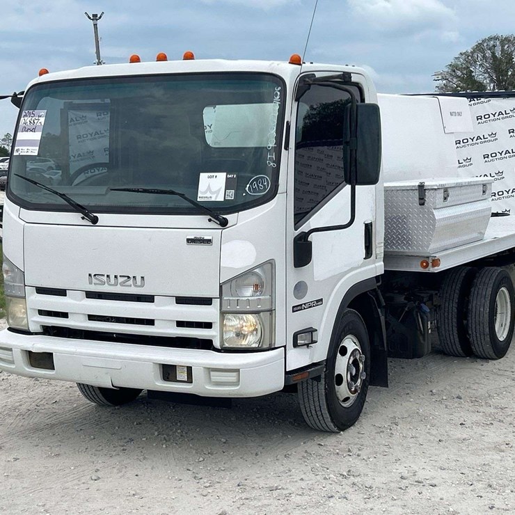 2015 ISUZU NPR