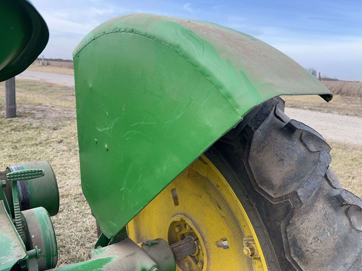 john-deere-model-b-image-35