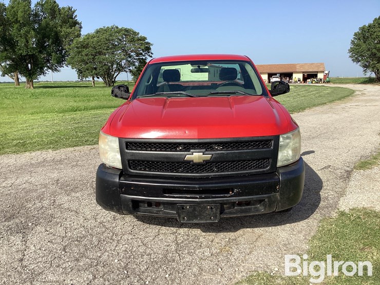 2010-chevrolet-silverado-1500hd-image-2