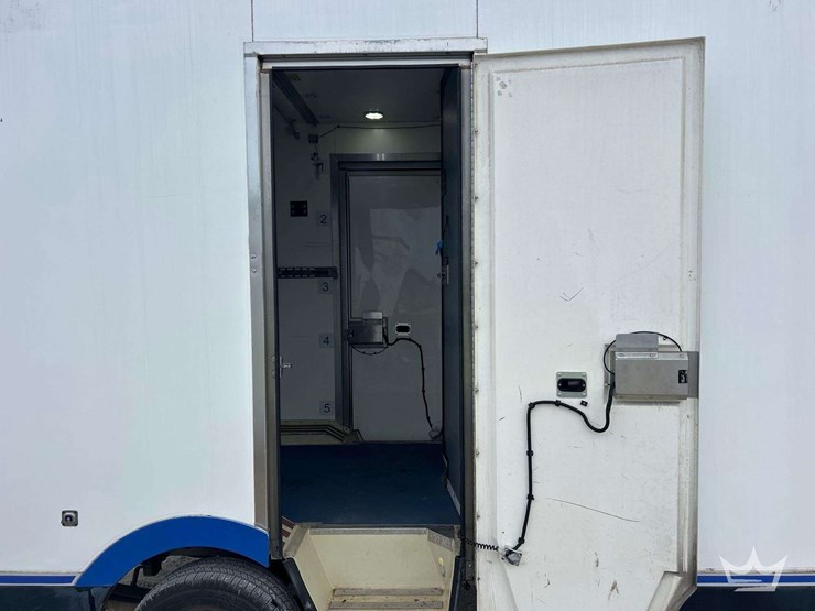 2022-ford-transit-image-19