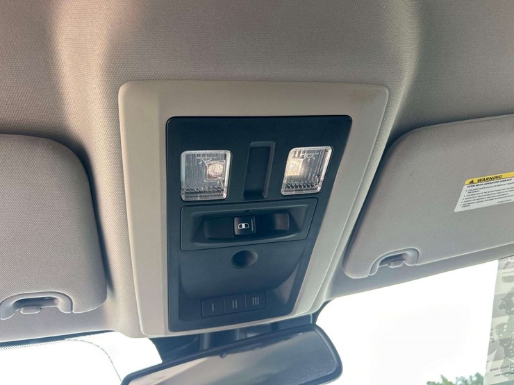 2015-dodge-1500-image-19
