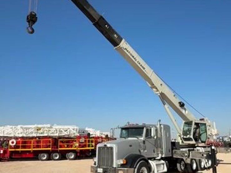 2015-peterbilt-367-image-1