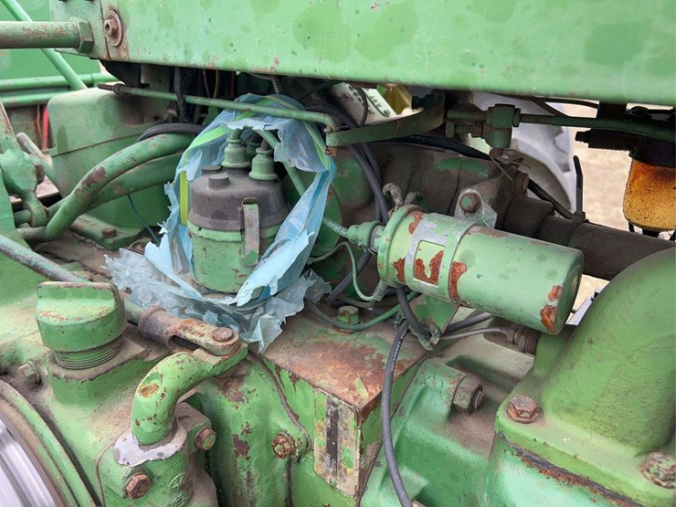 john-deere-520-image-24