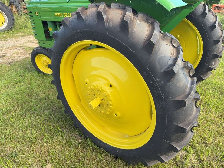 john-deere-model-b-image-10