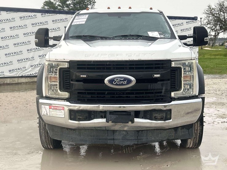 2017-ford-f550-image-24