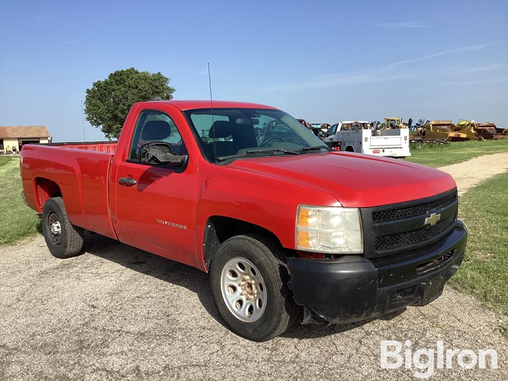 2010-chevrolet-silverado-1500hd-image-3
