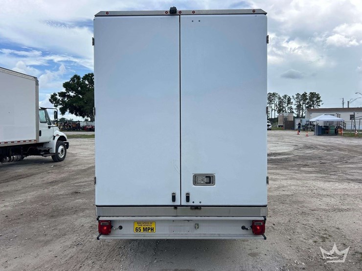 2022-ford-transit-image-24