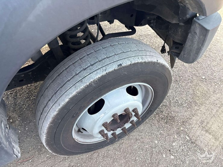 2016-ford-f550-image-41