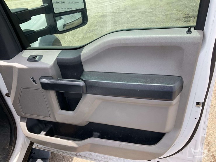 2019-ford-f450-image-21