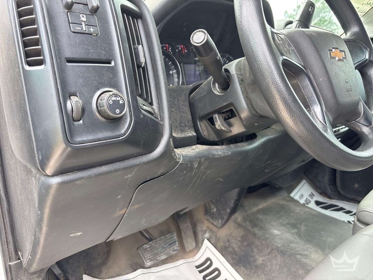 2022-chevrolet-silverado-6500hd-image-32