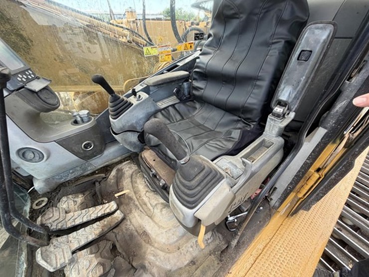 2009-caterpillar-320dl-image-95