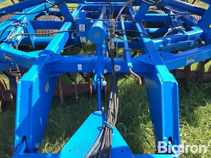 2011-landoll-7431-33-image-9