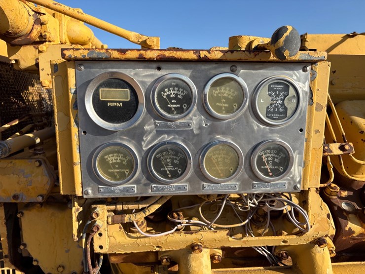 caterpillar-d379-image-3