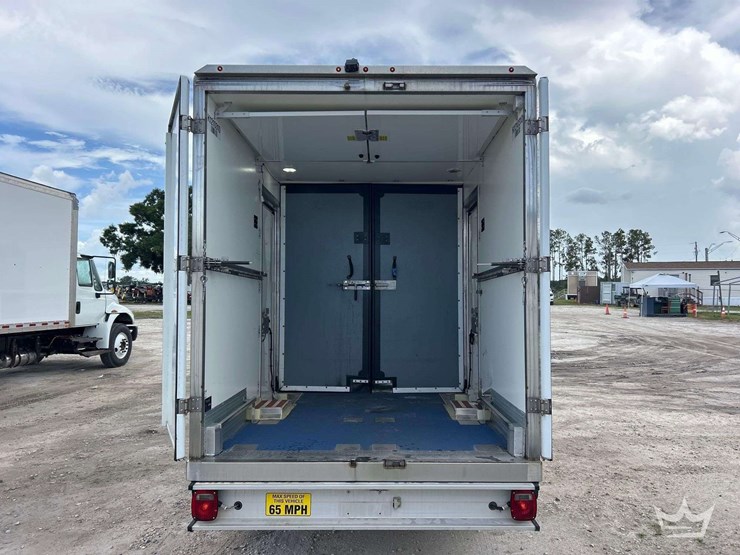 2022-ford-transit-image-22