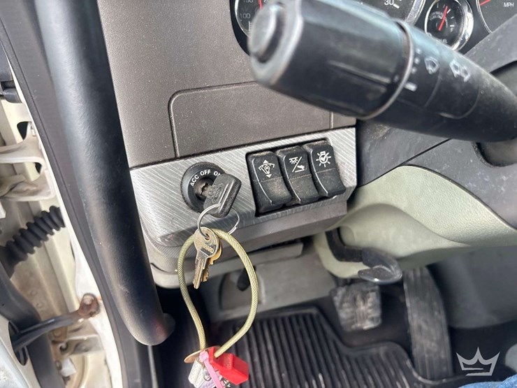 2016-kenworth-t880-image-15