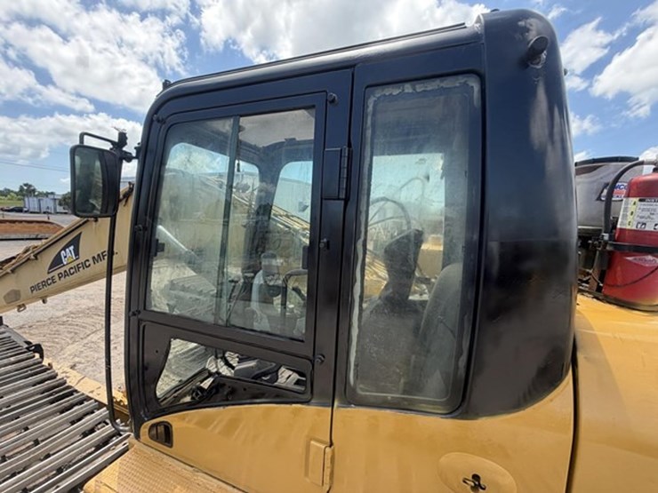 2009-caterpillar-320dl-image-55