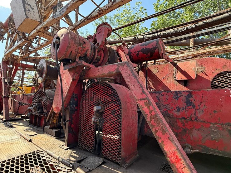 1981-wichtex-dd-75’-x-280k-lbs-300-hp-5,000’-trailer-mtd-drilling-rig-image-11
