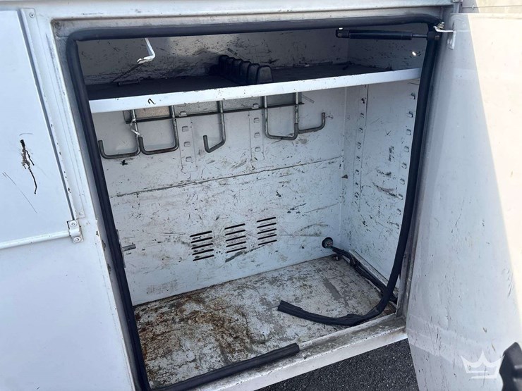 2016-ford-f550-image-19