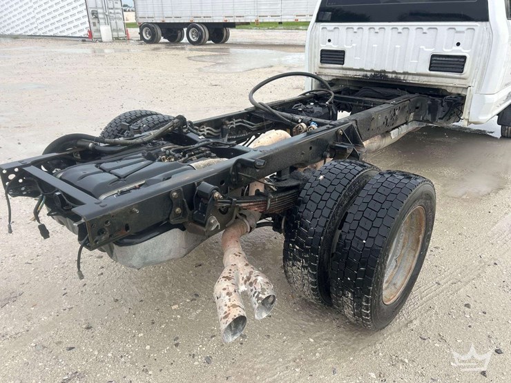 2017-ford-f550-image-18