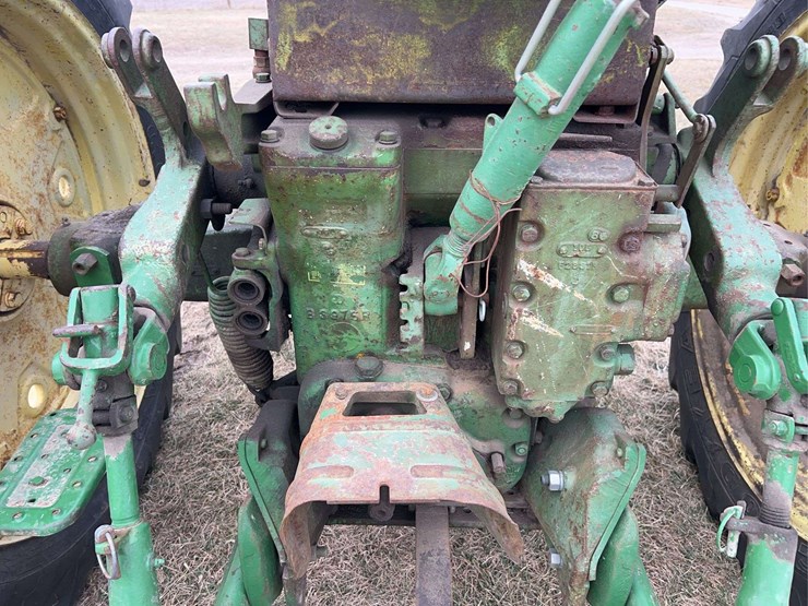 john-deere-520-image-39