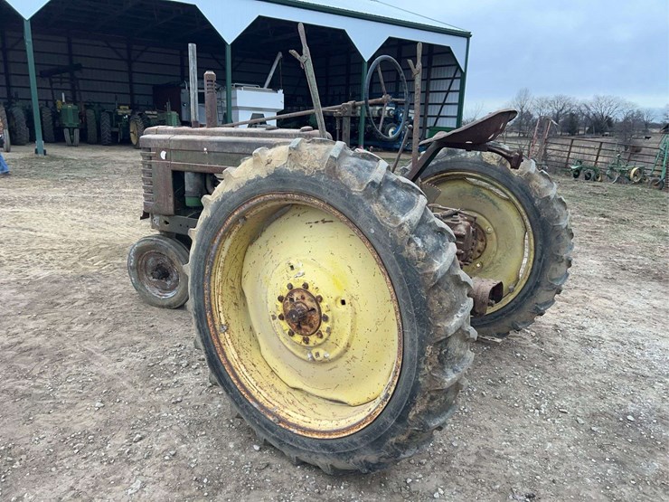 john-deere-model-b-image-3