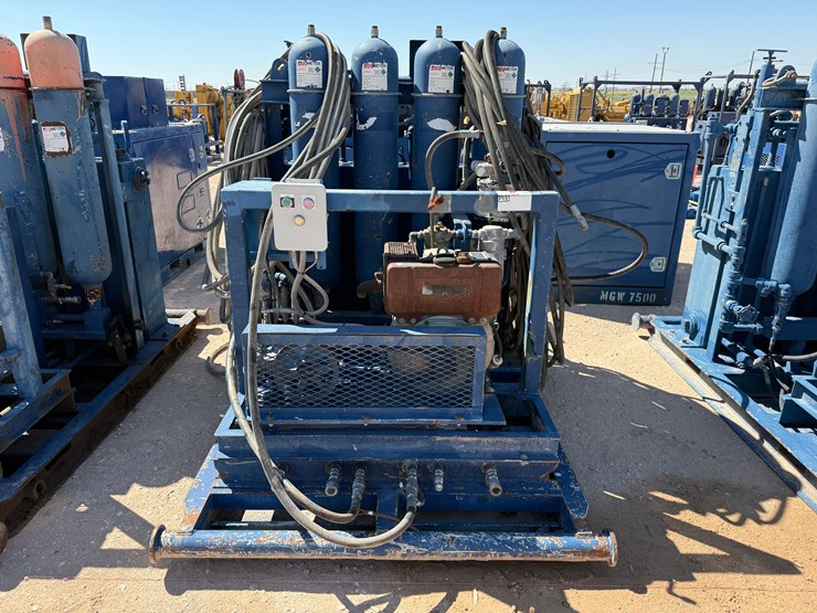 caterpillar-550-image-1