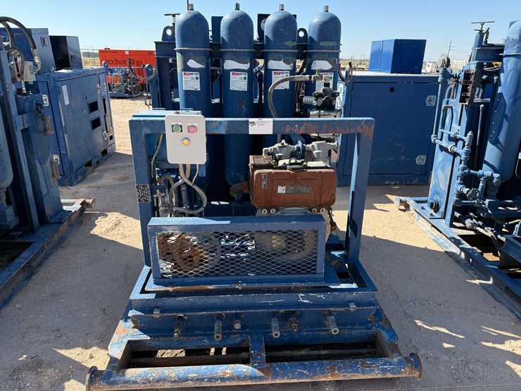 caterpillar-550-image-1