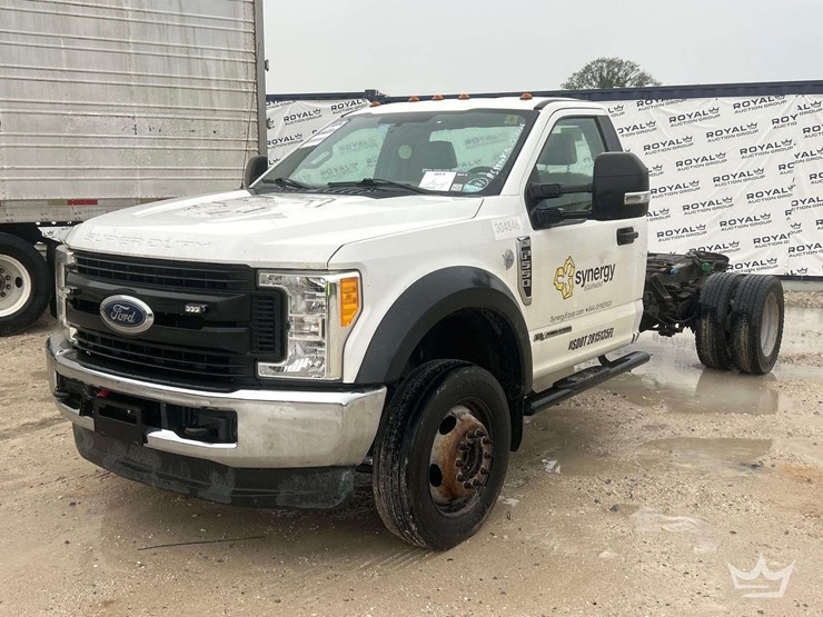 2017-ford-f550-image-1