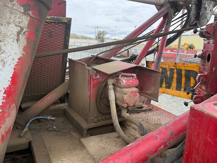 1979-franks-explorer-iii-1287/160-dtd-ht-96’-215k-4-axle-well-service-workover-rig-image-5