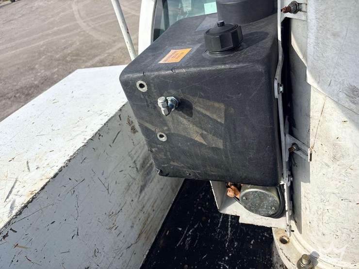 2016-ford-f550-image-35