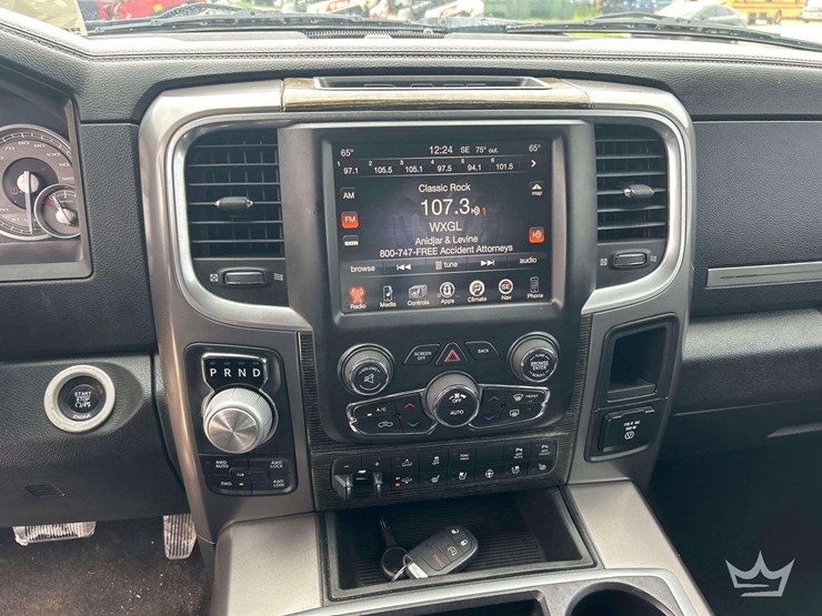 2015-dodge-1500-image-18